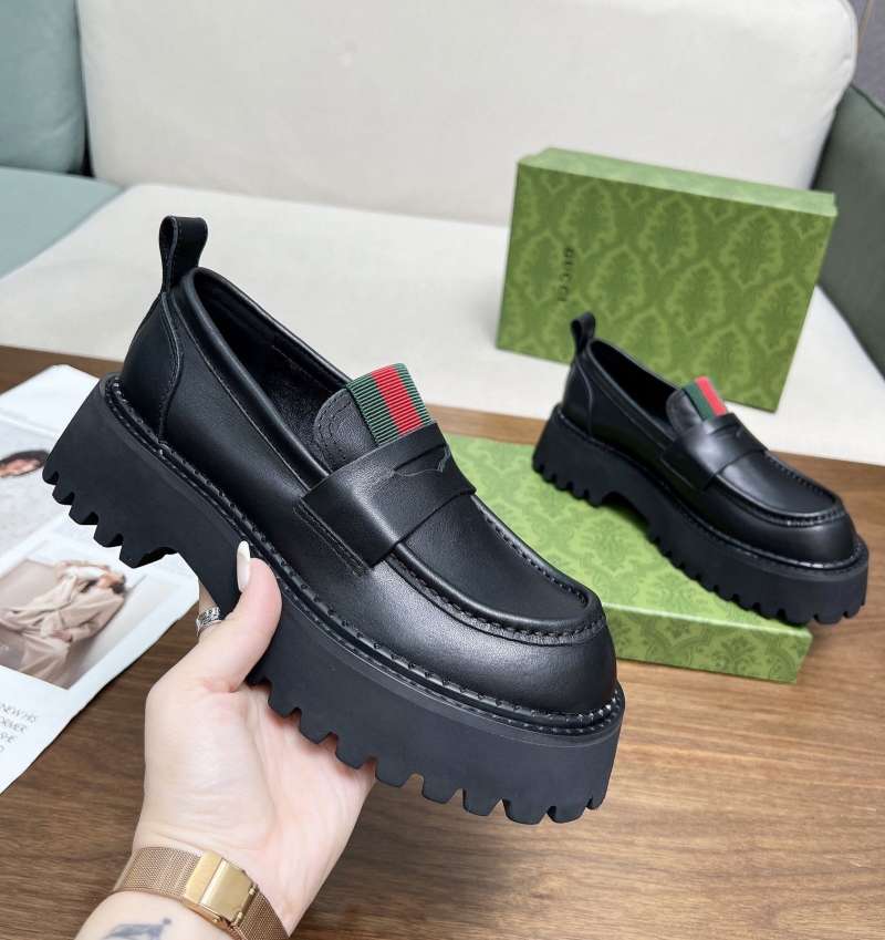 G*u*i leather shoes